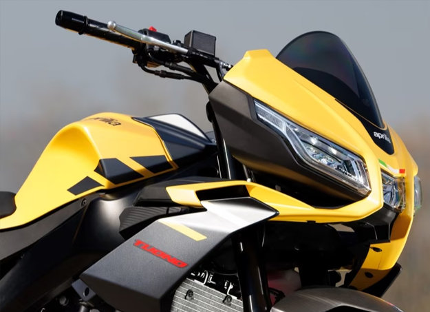 Design sportif de la Aprilia Tuono 125 en détail