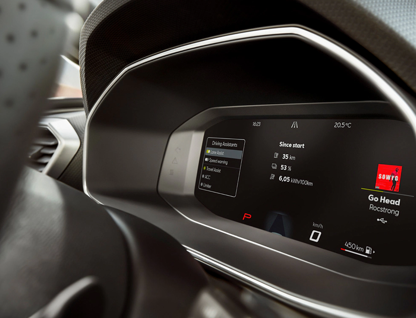 Tableau de bord digital de la Seat Leon 2025 avec affichage connecté