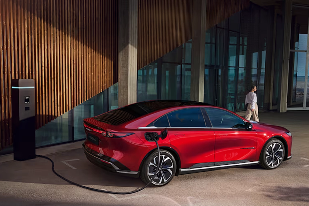 Habitacle spacieux et confortable de la Mazda 6e